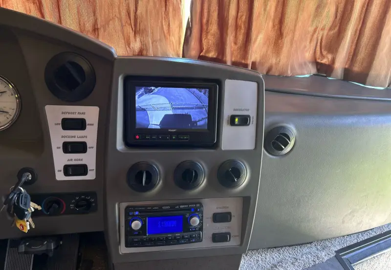 2008 Winnebago Journey photo 22