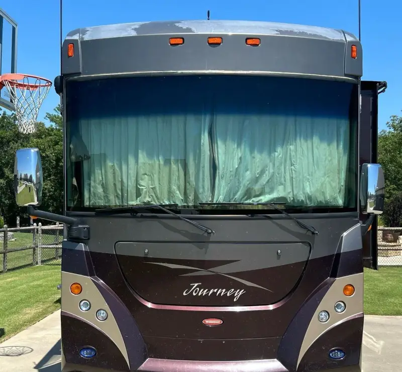 2008 Winnebago Journey photo 2