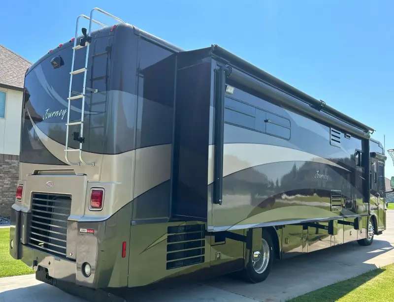 2008 Winnebago Journey photo 5