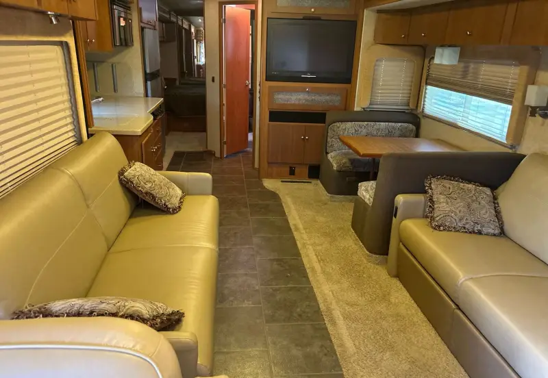 2008 Winnebago Journey photo 27